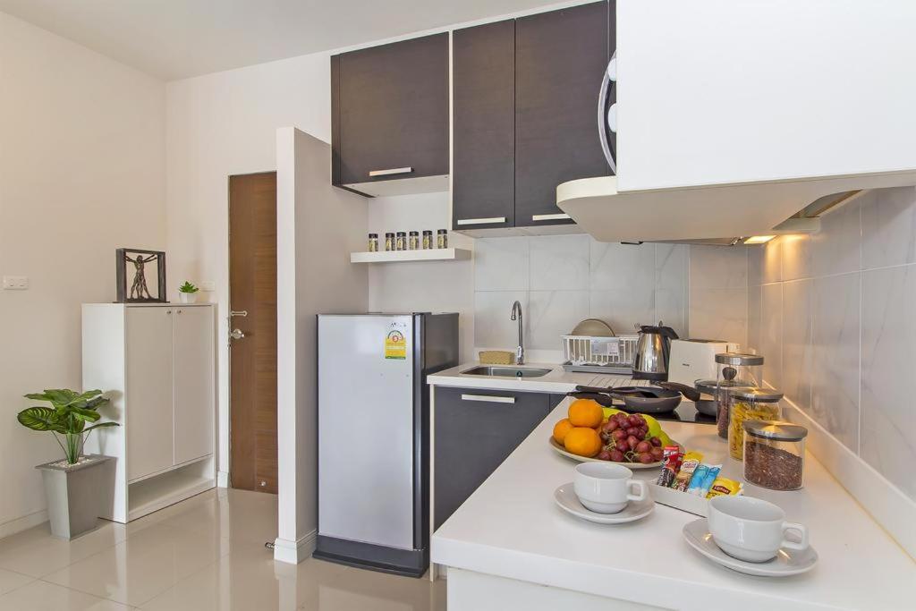 Chic Condo By Resava Karon Eksteriør bilde
